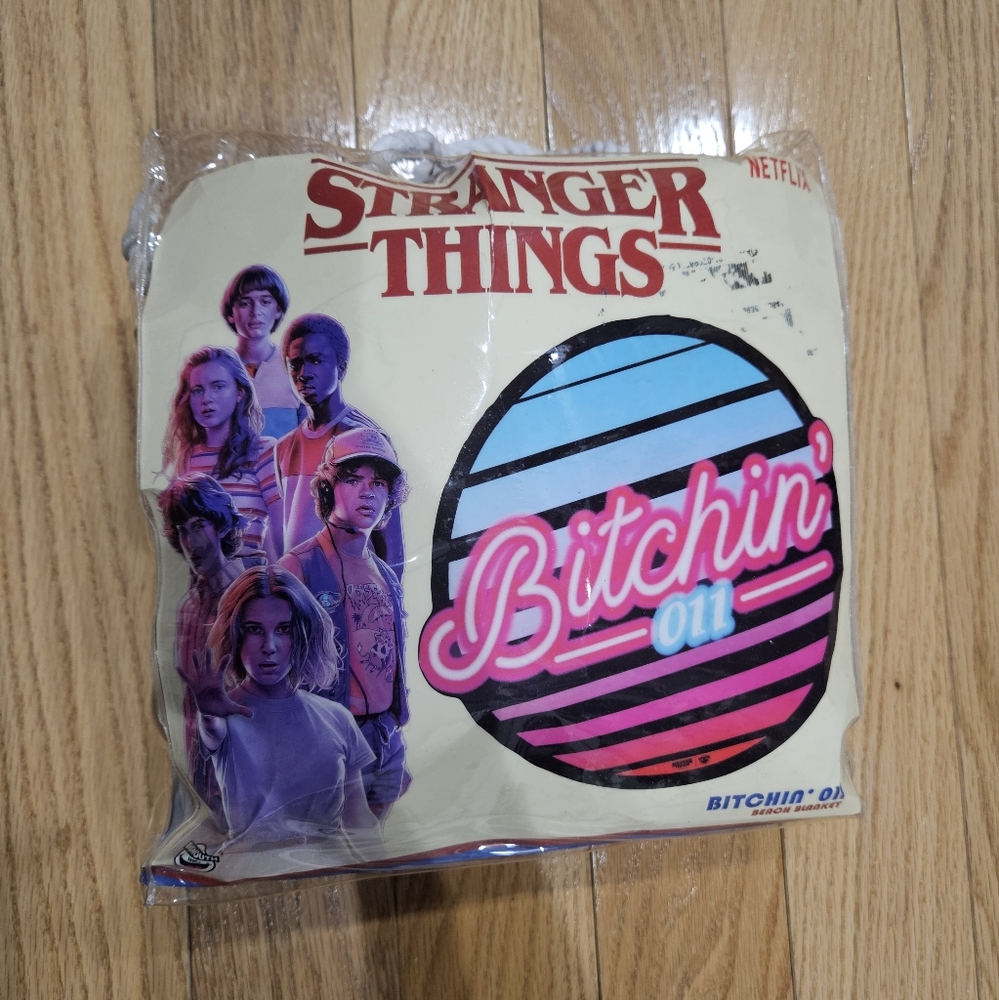 Netflix Stranger Things Bitchin' 011 Beach Blanket Over 5.5 ft wide BNIP